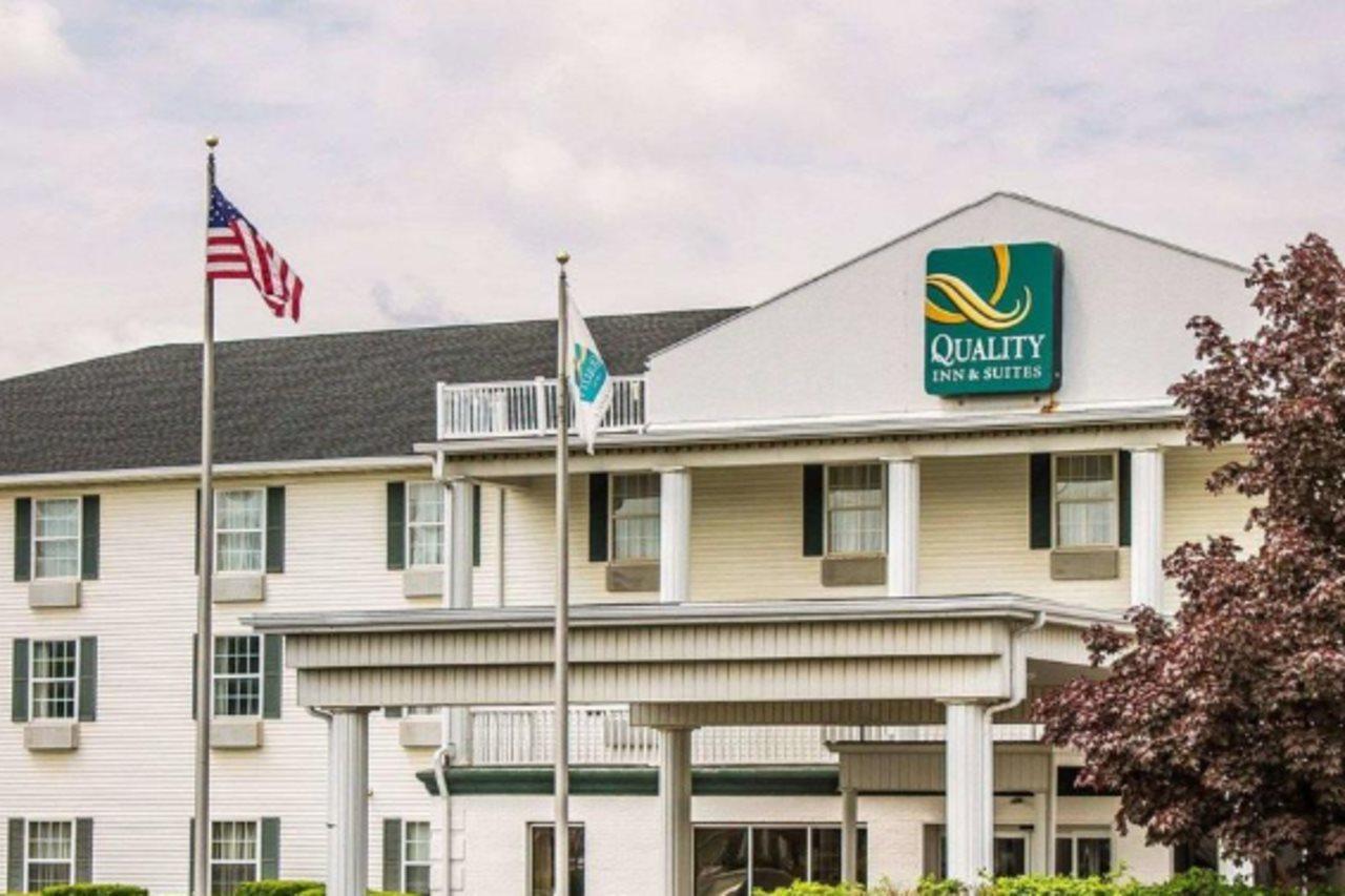 Quality Inn & Suites Bellville - Mansfield Exterior photo