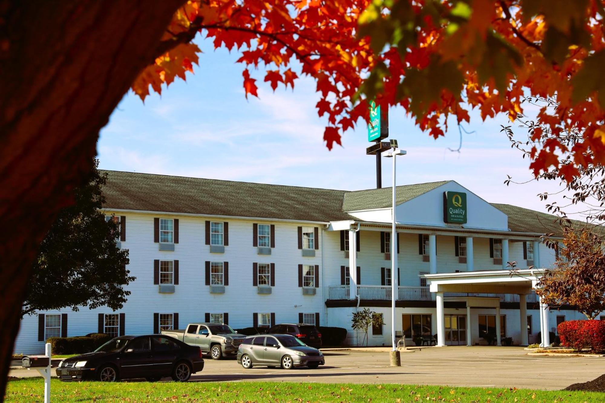 Quality Inn & Suites Bellville - Mansfield Exterior photo